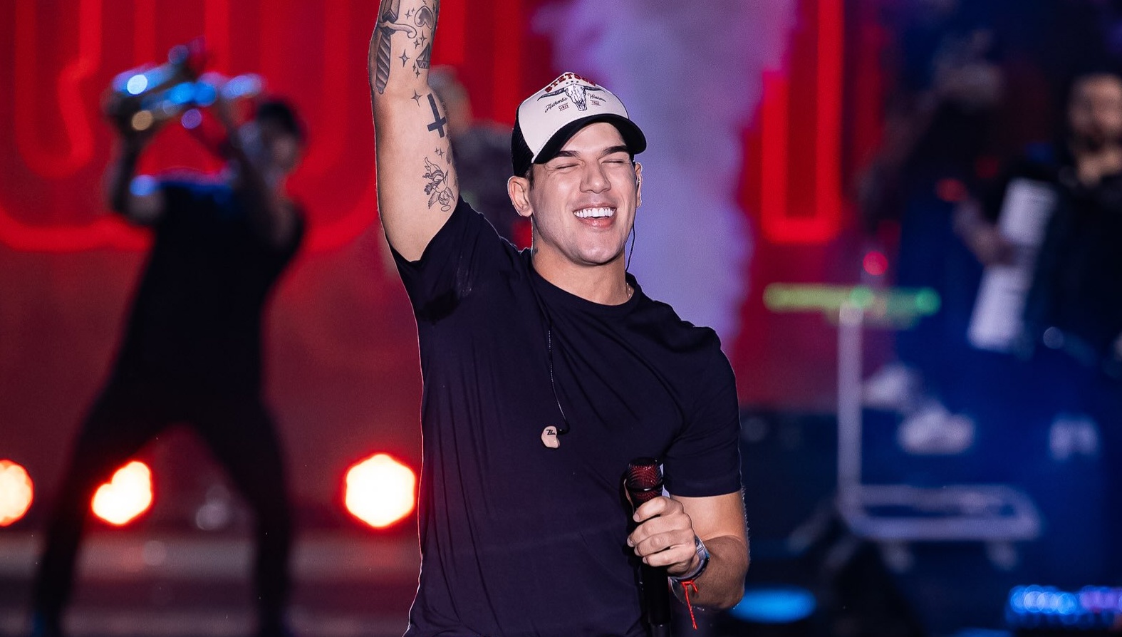 'Muído do Original' leva sucessos do sertanejo para Goiânia-GO