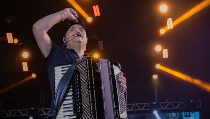 Capa de Tarcísio do Acordeon