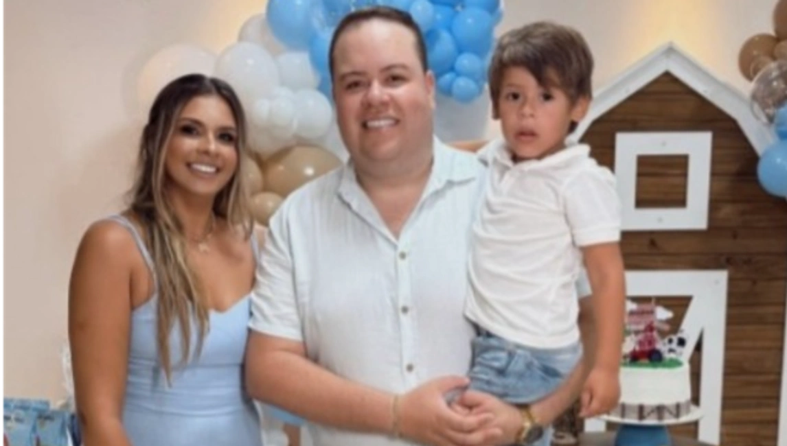 'Machucou as costas e o pé', diz esposa de Rey Vaqueiro sobre acidente