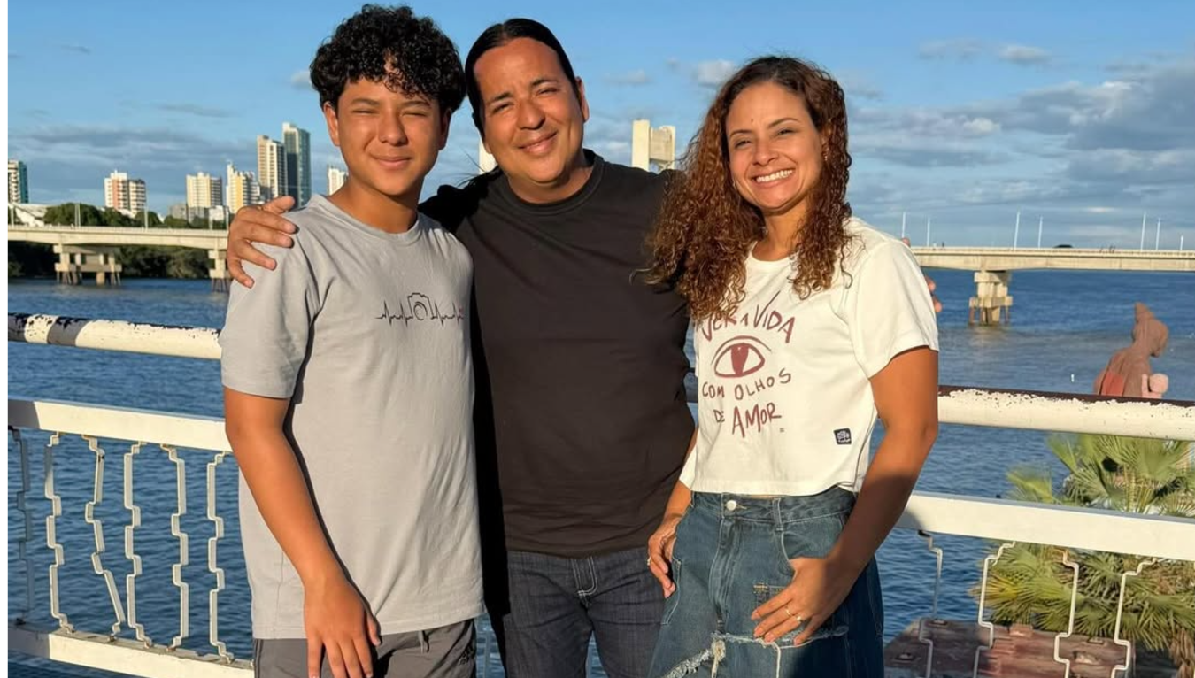 Agora morando em Fortaleza, Berg Rabelo comemora em nova casa