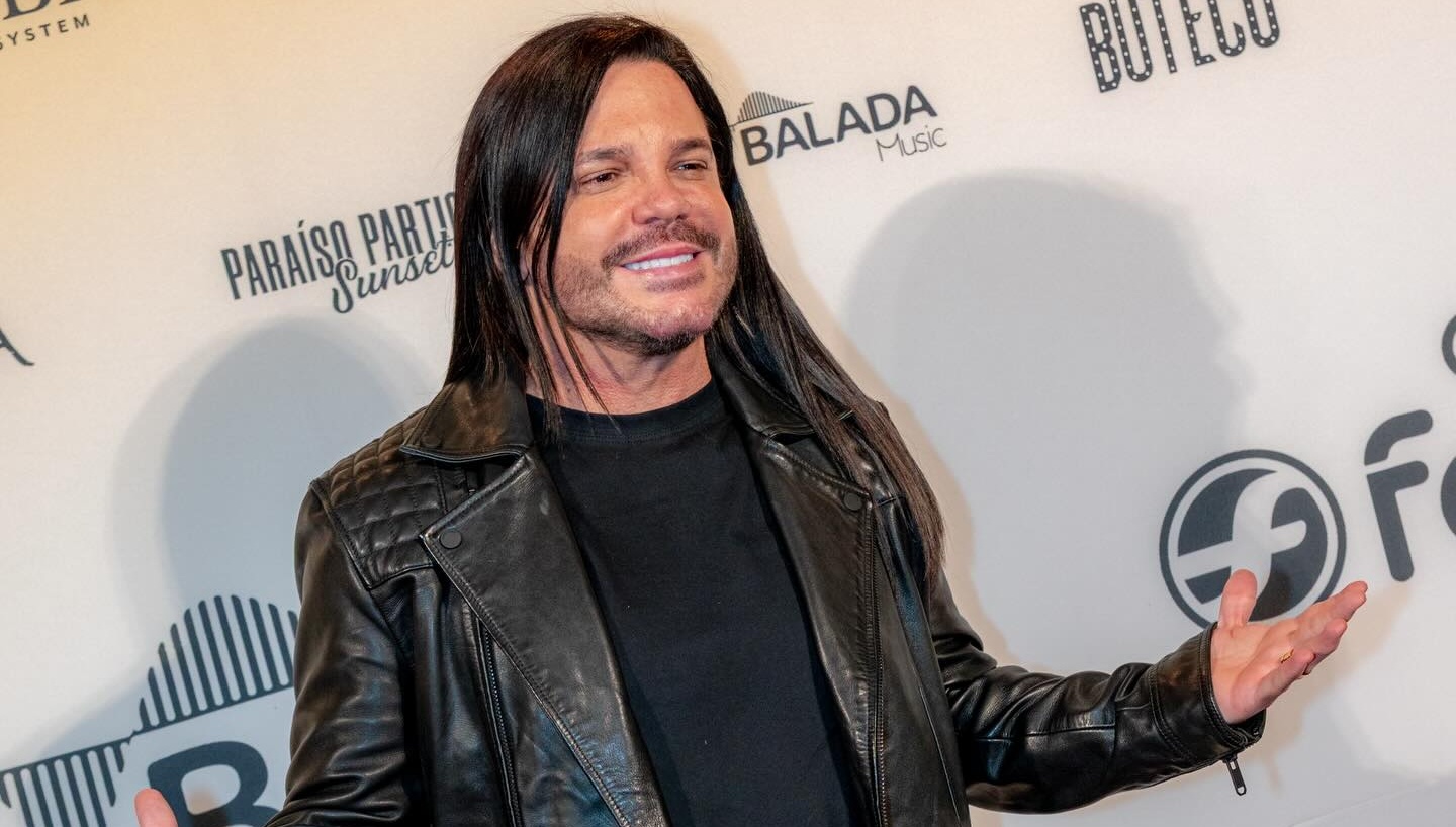 Bell Oliver comemora 18 anos com a Banda Calcinha Preta