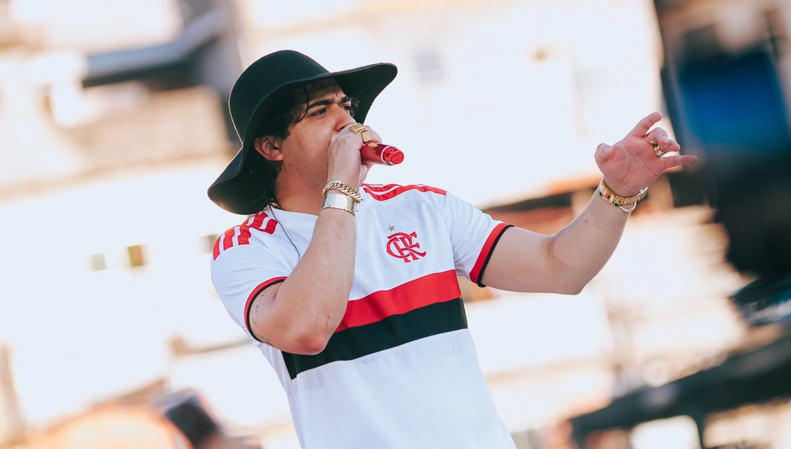 Natanzinho Lima grava novo DVD no Complexo do Alemão